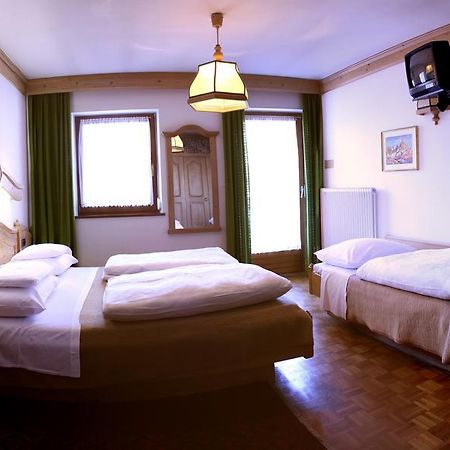 Hotel Dolomiti Madonna Ortisei Bagian luar foto