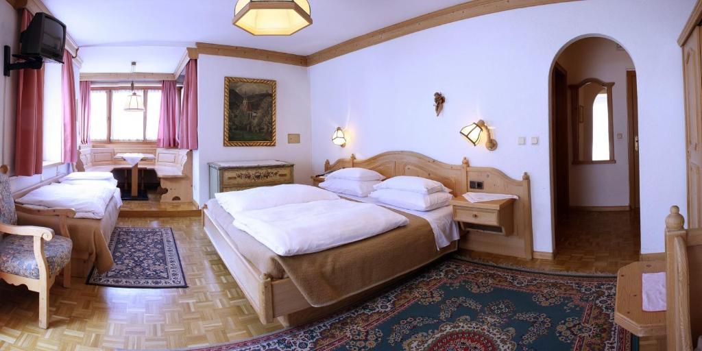Hotel Dolomiti Madonna Ortisei Ruang foto