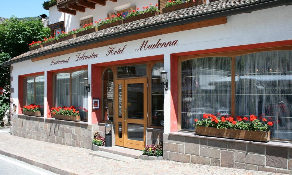 Hotel Dolomiti Madonna Ortisei Bagian luar foto
